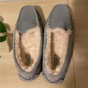 NWOT Ugg Ansley slipper